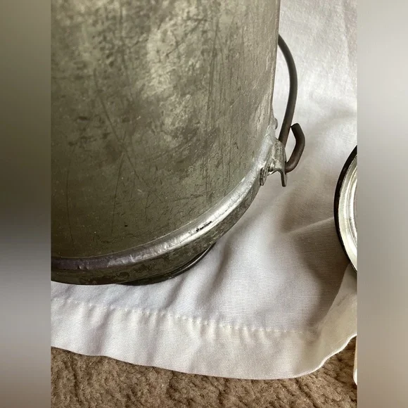 Vintage 2 quart milk pail - Picture 7 of 7